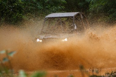 Çamur sıçrama off-road yarış