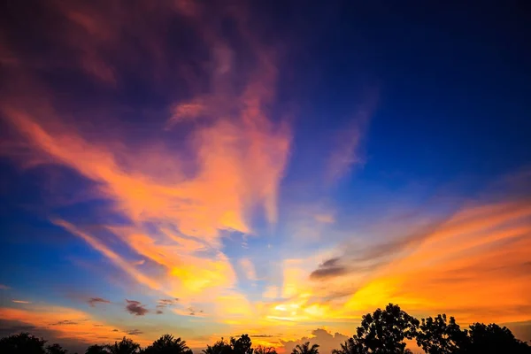 Luz do pôr-do-sol à noite — Fotografia de Stock