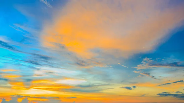 Luz do pôr-do-sol à noite — Fotografia de Stock