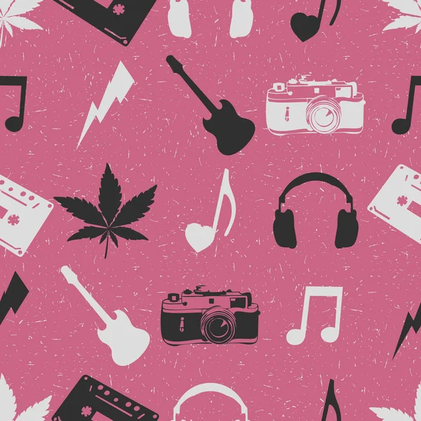 Pink Hippie modello senza cuciture con foglie di marijuana, cuffie, vecchia fotocamera, cuore, nota musicale, chitarra, dischi a cassetta . — Vettoriale Stock