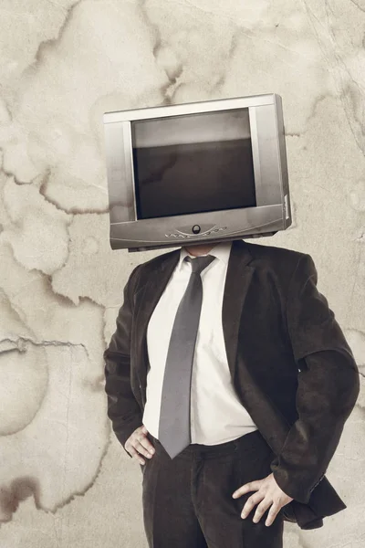 Hombre con cabeza de tv — Foto de Stock