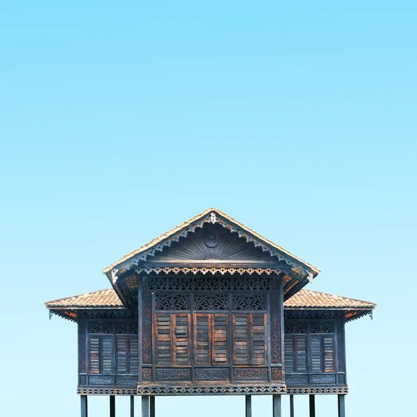 Oude traditionele houten huis — Stockfoto