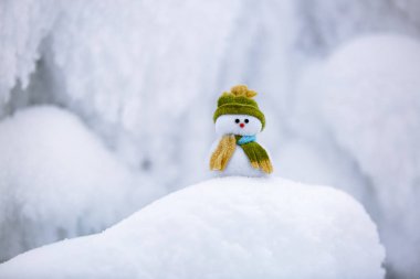 Fairytale karakter kardan adam şapka ve atkı.