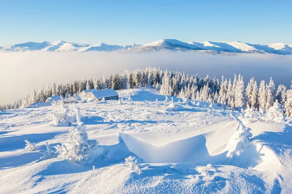 La mejor casa para el descanso para la fría mañana de invierno . —  Fotos de Stock