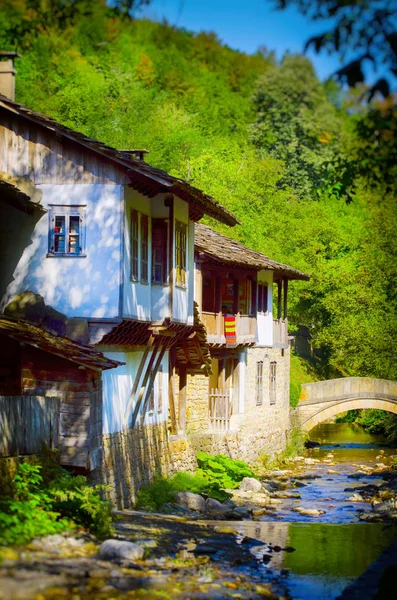 Maison en bois bulgare de style ancien — Photo