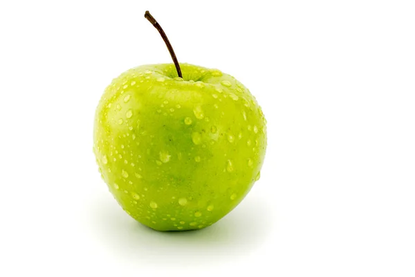 Ferskt eple på hvitt – stockfoto