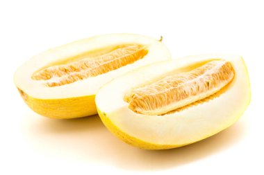 Beyaz bir olgunlaşmış kavun iki yarısı