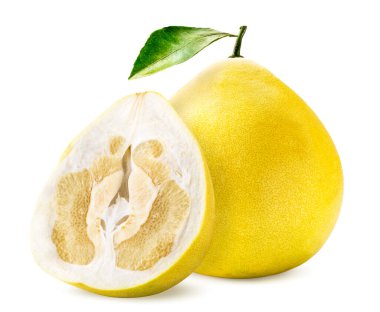 Beyaz arka planda yarısı olan olgun bir meyve. İzole edilmiş.