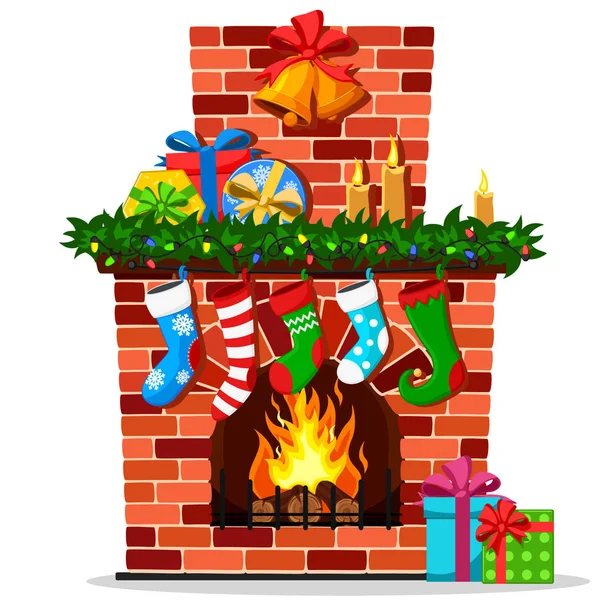 Χριστουγεννιάτικο τζάκι με φωτιά και δώρα σε λευκό. — Διανυσματικό Αρχείο