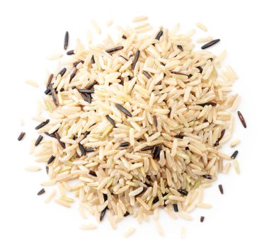 Beyaz arka plan manzaralı cilalanmamış yabani pirinç. İzole edilmiş