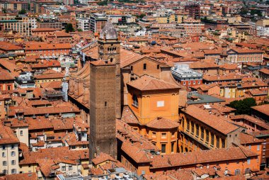 Bologna Panoraması ile kırmızı çatılar