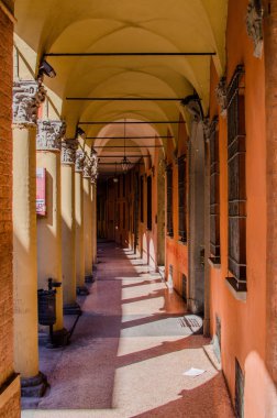 İyi bilinen bir Bologna görünümünü.