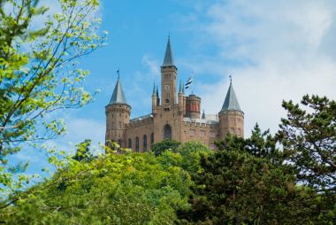 Kale Hohenzollern mavi gökyüzü üzerinde nasıl arka plan