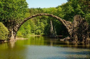 Rakotzbrucke - Şeytan Köprüsü - Saxony, Almanya.