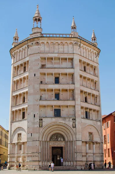 Baptistery of Parma, Emilia-Romagna, Olaszország. — Stock Fotó