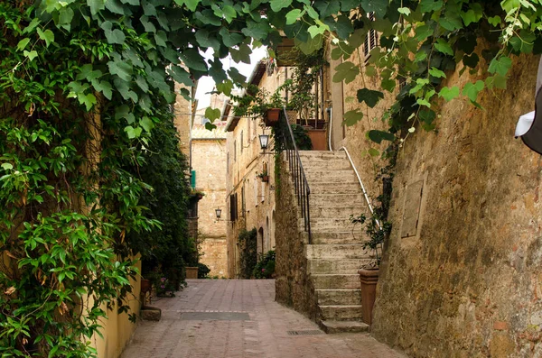 Oude Italiaanse straat in Pienza — Stockfoto