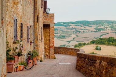 Penza Sokak Manzaralı tepelerde