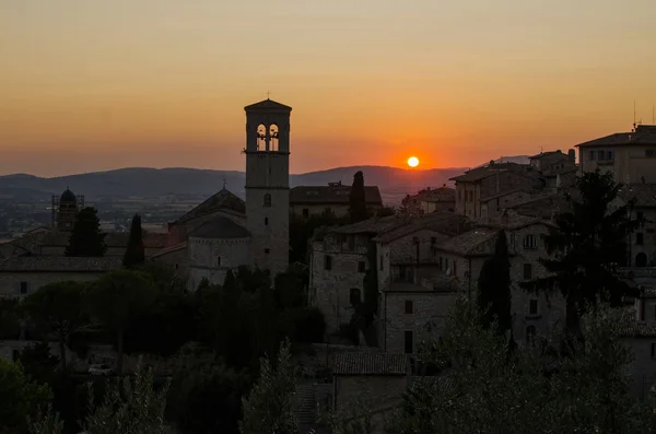 Assisi ao pôr-do-sol, Itália — Fotografia de Stock