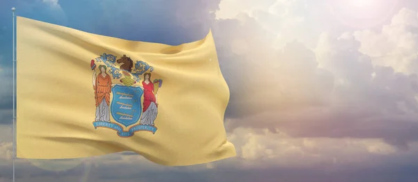 Az Egyesült Államok zászlói. New Jersey állam zászlaja. Waving zászló naplemente ég háttér 3d illusztráció. — Stock Fotó