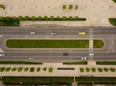 Otobanın Üstten Aşağı Hava Görüntüsü Yoğun Şehir Yolu Trafik Yolu.
