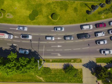 Hava Kent Taşımacılık Koleksiyonu - şehir caddelerinin ve şehir trafiğinin üst görüntüsü