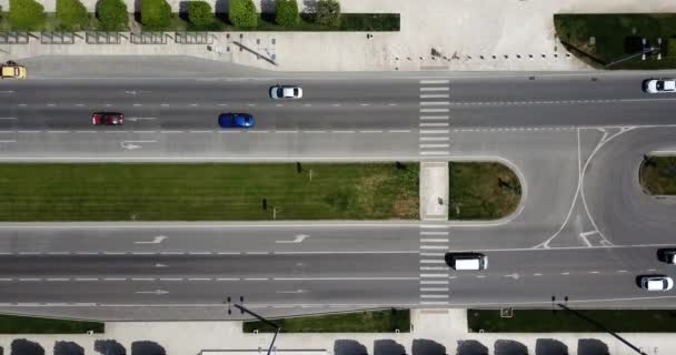 Top down aerial city view of freeway busy city road traffic jam highway. — Stock Video