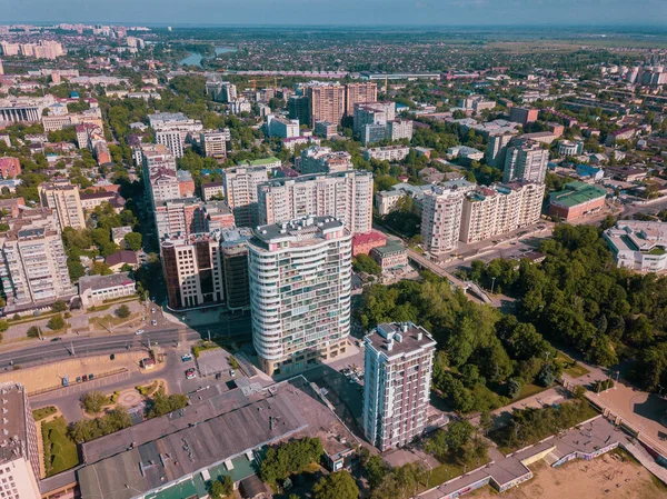 the Oa, Krasnodar şehir manzarası ve Kuban nehri havadan izleniyor. Krasnodar bölgesi, Rusya