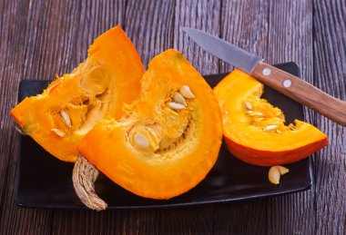 Taze dilimlenmiş kabak