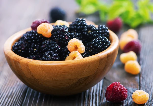 Fresh berries in bowl — Stock Photo, Image