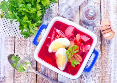 haşlanmış yumurta ile sebze çorbası