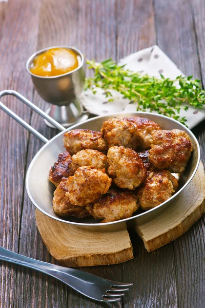 Meat balls with sauce — Stock Photo, Image