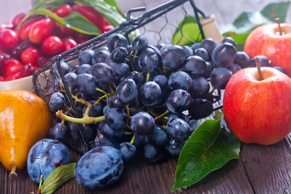 Autumn fruits harvest — Stock Photo, Image