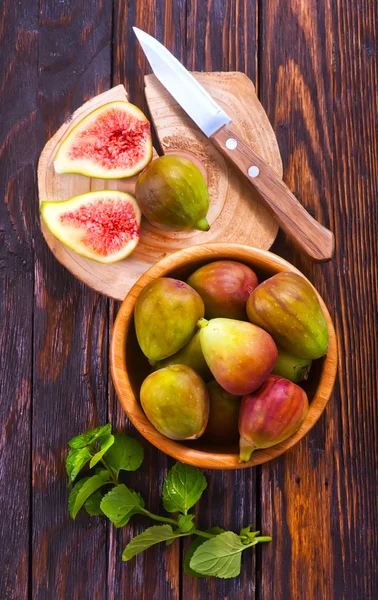 Fichi freschi in ciotola — Foto Stock