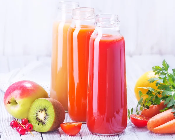 Suco de frutas e verduras — Fotografia de Stock