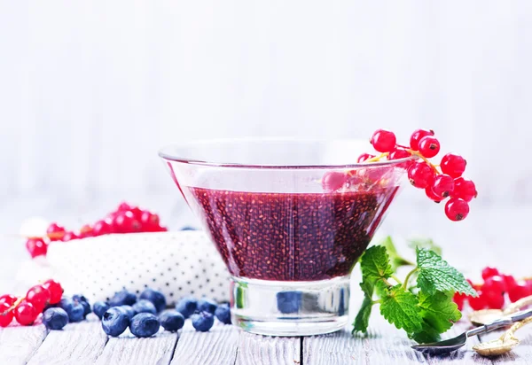 Chia smoothie στο τραπέζι — Φωτογραφία Αρχείου