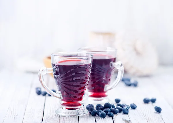 Blåbär juice i glasen — Stockfoto