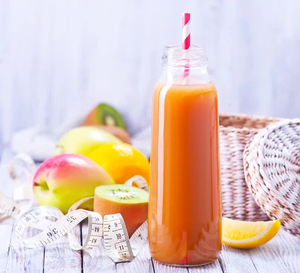 Suco de frutas e verduras — Fotografia de Stock