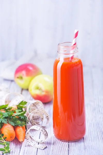 Juice from fruits and vegetables — Stock Photo, Image