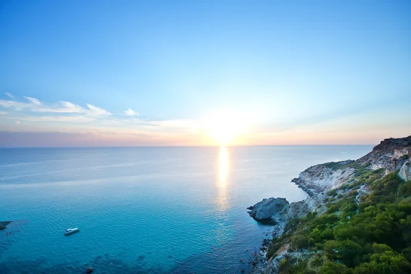 海とクリミア自治共和国での夕日 — ストック写真