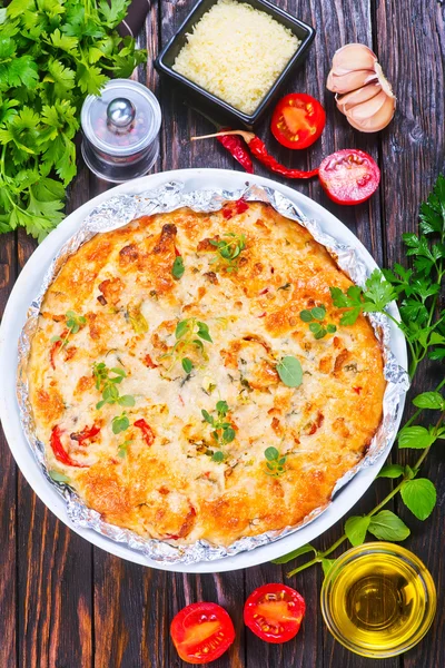 Fleischkuchen auf Teller — Stockfoto