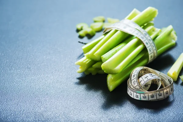 Svázané syrového celeru — Stock fotografie
