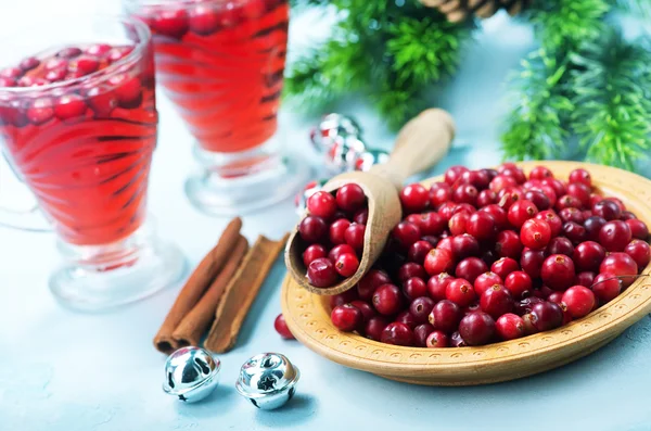 Cranberry drink and berries — Stock Photo, Image