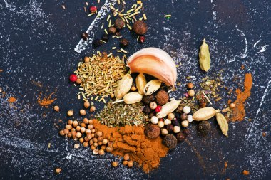 Aroma baharat ve kuru otlar