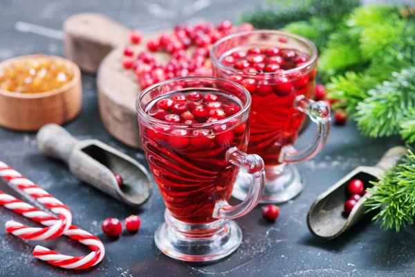 Cranberry drankje en bessen — Stockfoto