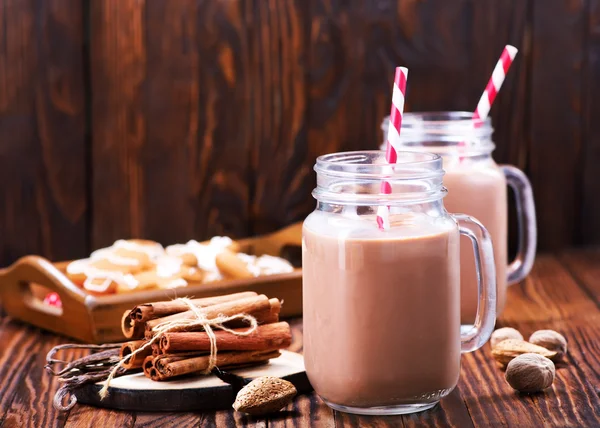 Cocoa drink in glasses — Stock Photo, Image