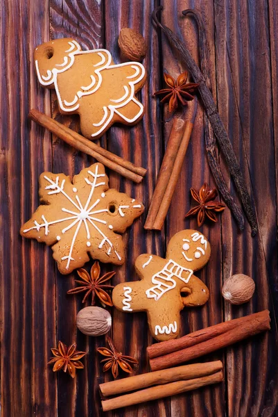 Galletas de jengibre en la mesa — Foto de Stock