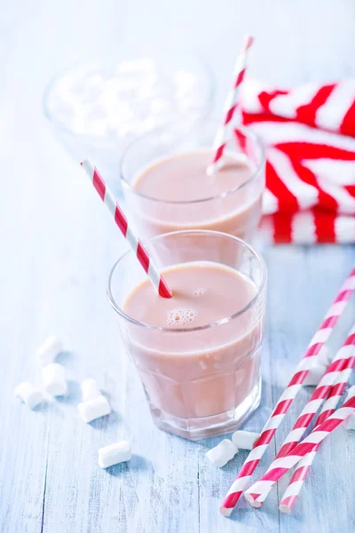 Cocoa drink in glasses — Stock Photo, Image