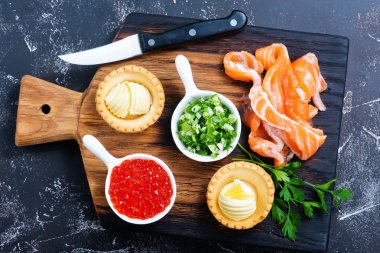 tartlets deniz ürünleri ve maydanoz ile