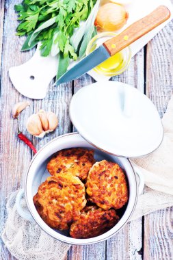 Tencerede tavuk pirzola