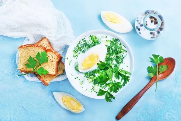 Sopa fría en un tazón —  Fotos de Stock